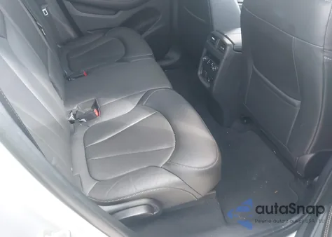 2018 Buick Envision Essence z USA, uszkodzony, nr VIN LRBFX1SA4JD027552